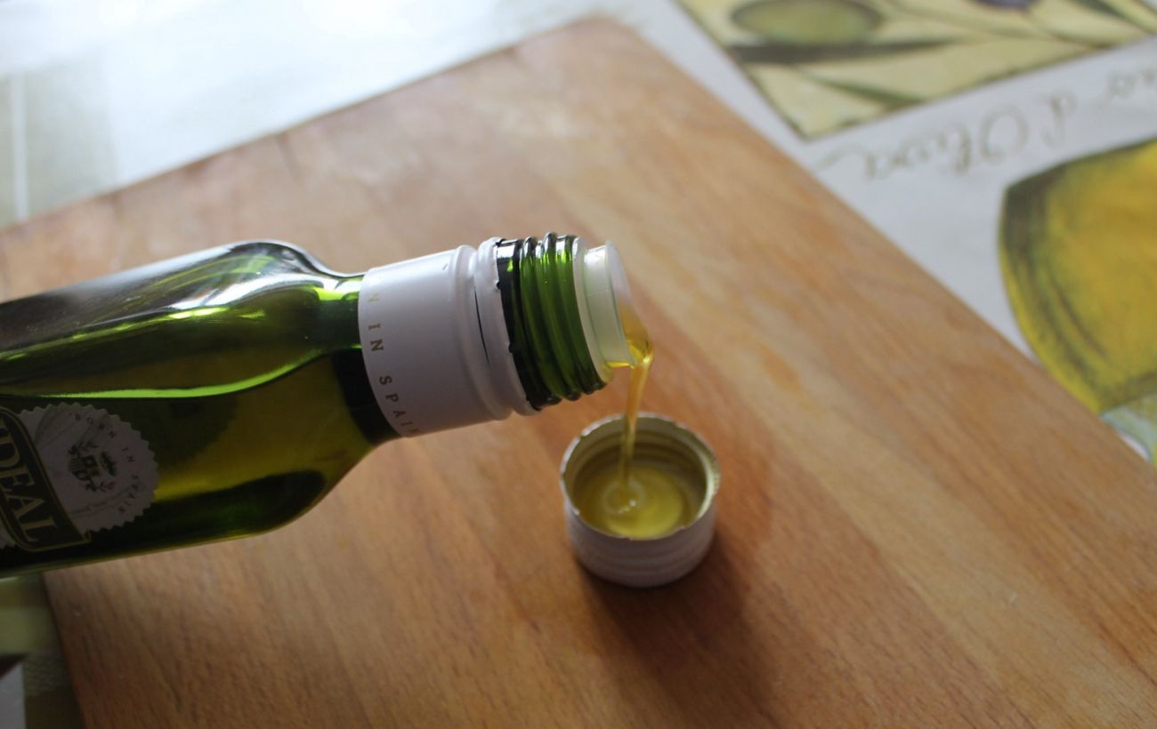 Експерти пояснили, як обрати якісну оливкову олію, звернувши увагу на написи на пляшці
