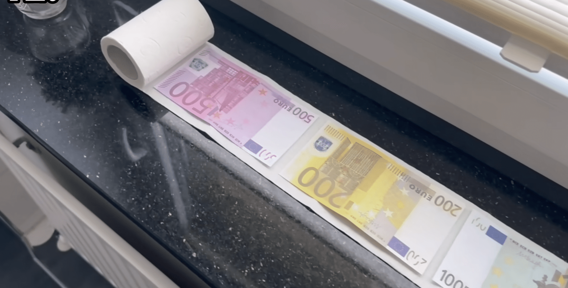 Експерти розповіли, як можна сховати гроші або невеликі цінності вдома	