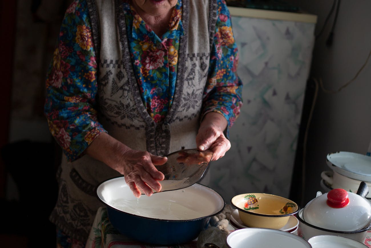 Експерти розповіли, як приготувати пасту для миття посуду. Фото: Pexels