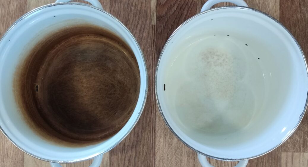 Завдяки 1 “пакетику” нагар у каструлі зникає за 5 хв: навіть від пригорілого молока не залишається сліду 