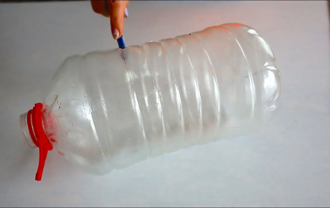 Експерти розповіли, як за допомогою пластикової пляшки очистити злив раковини — інструкція