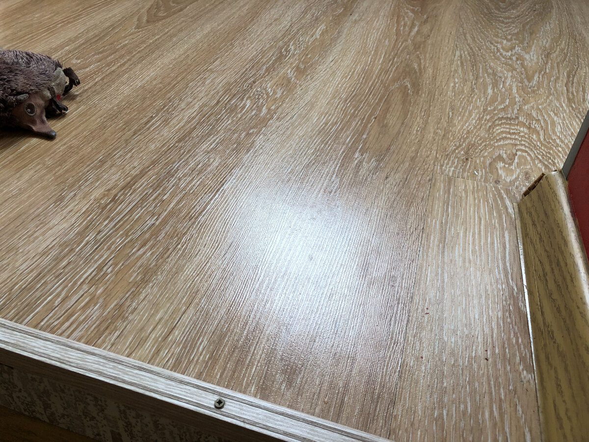 Експерти розповіли, яким засобом мити підлогу, аби вона набагато довше залишалась чистою