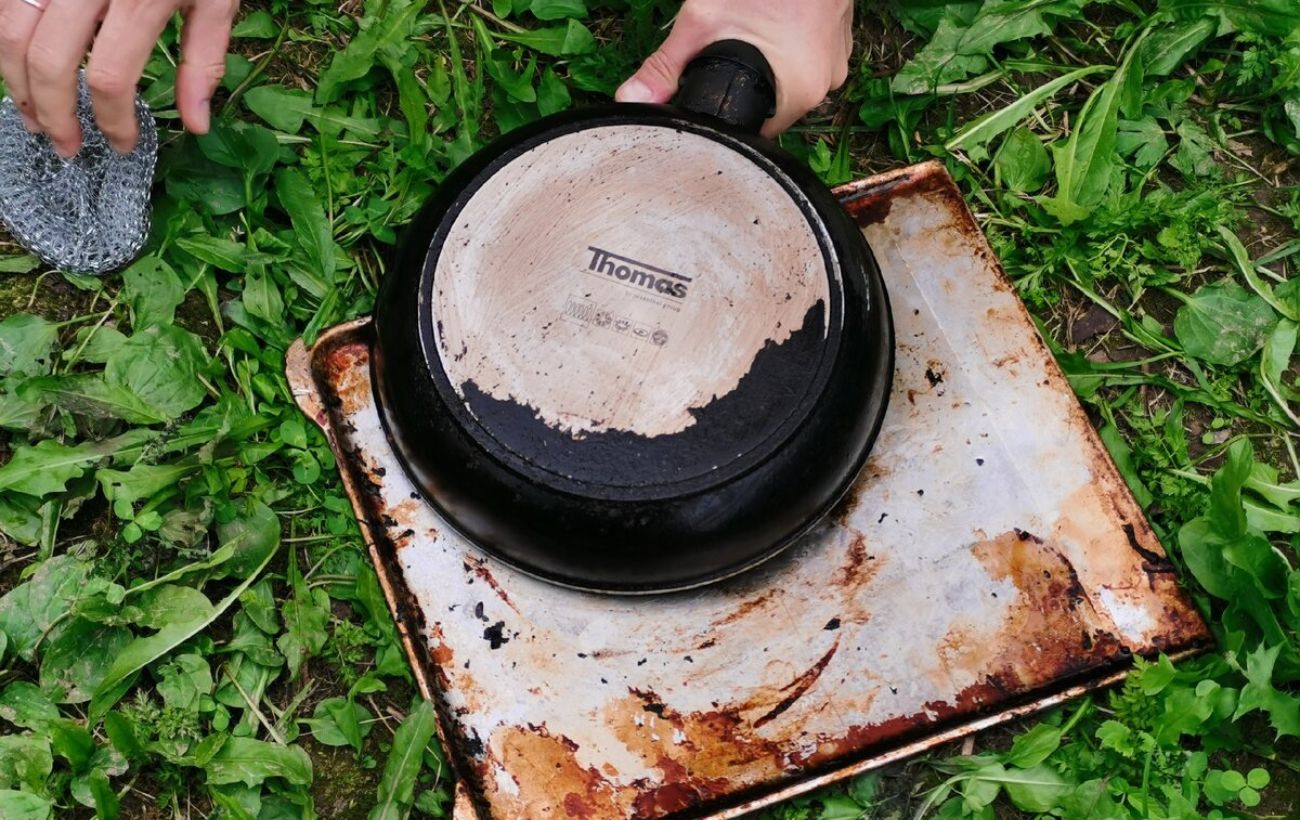 Як очистити сковорідку від нагару