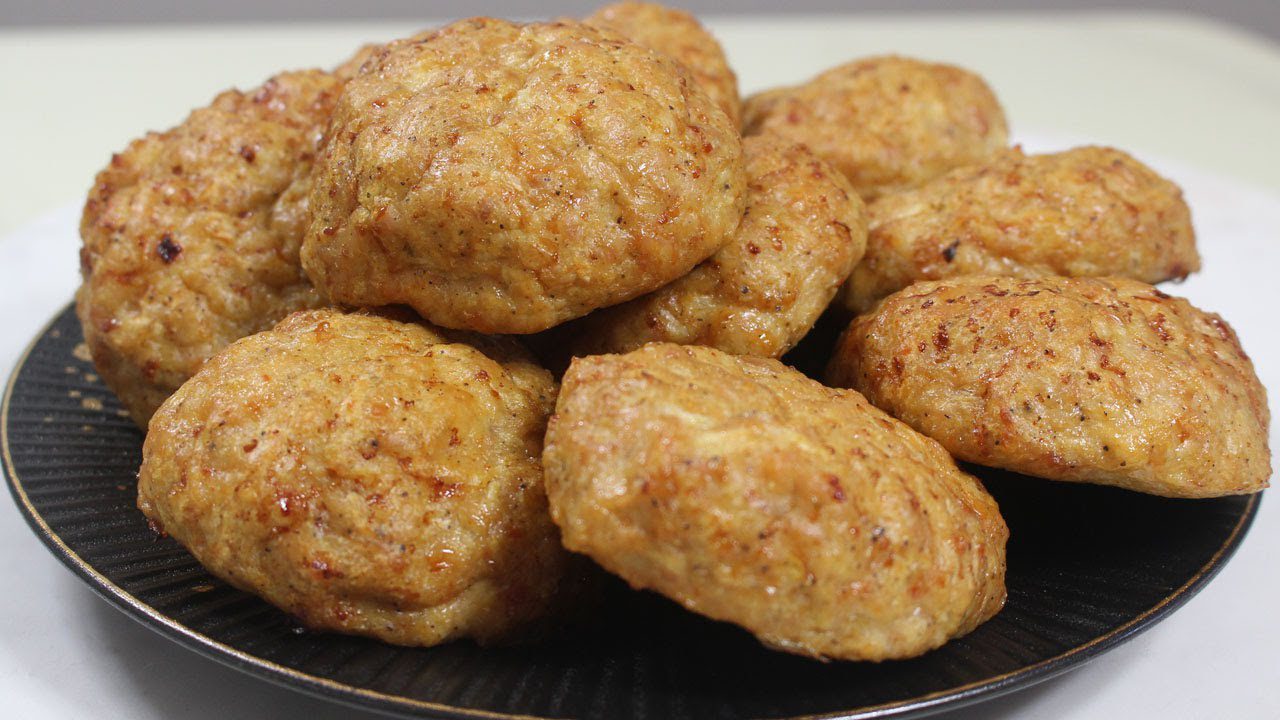 Кулінари поділилися простим рецептом колет із курячого фаршу зі смаженою цибулею