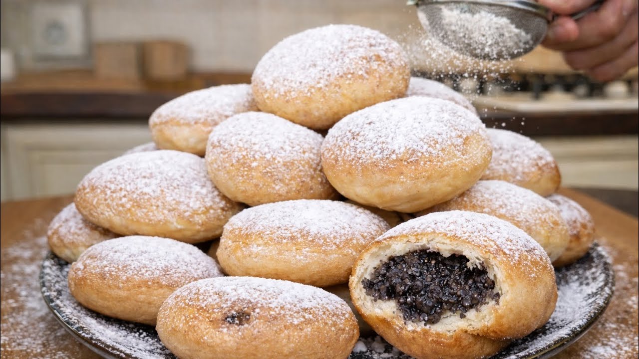 Кулінари розповіли, як приготувати пишні пісні пампухи з маком