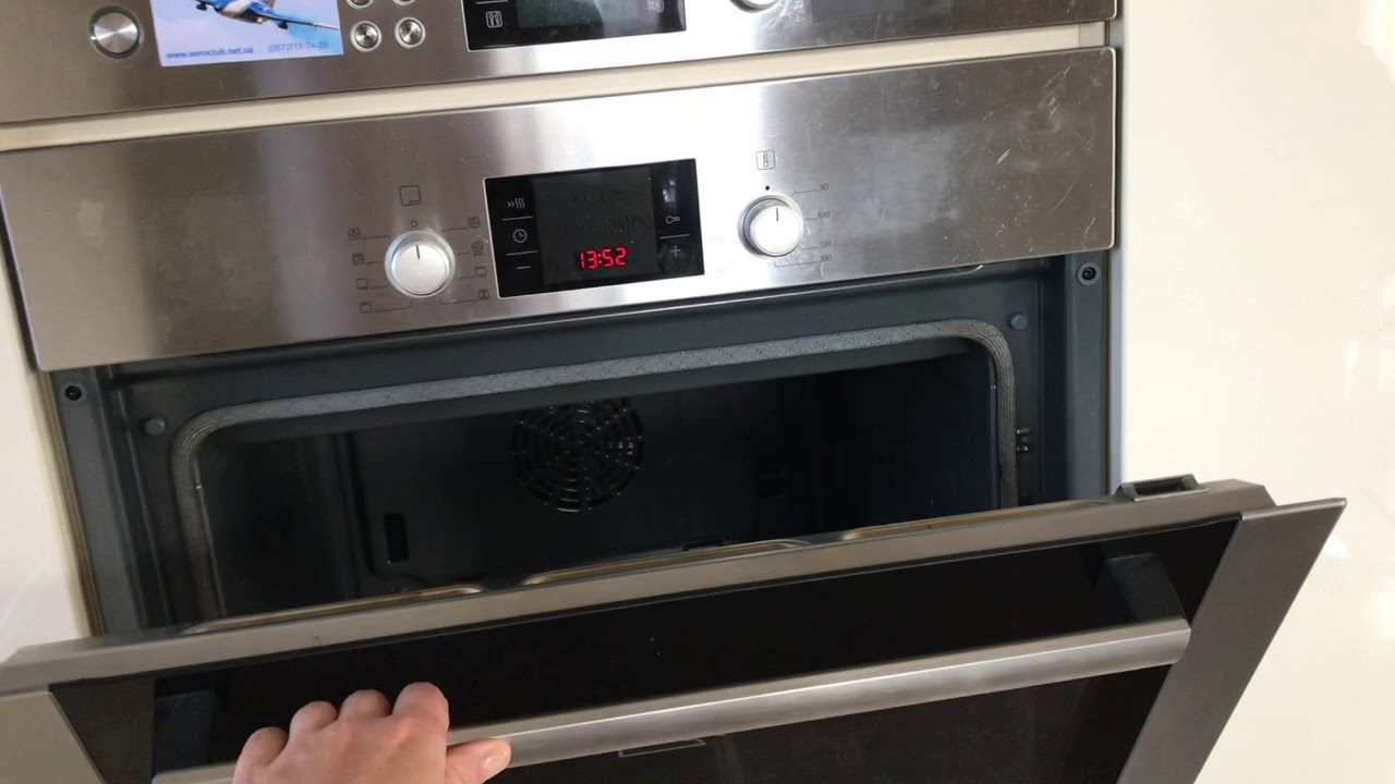 Господині розповіли, як легко відмити духовку вже буквально за 5 хвилин