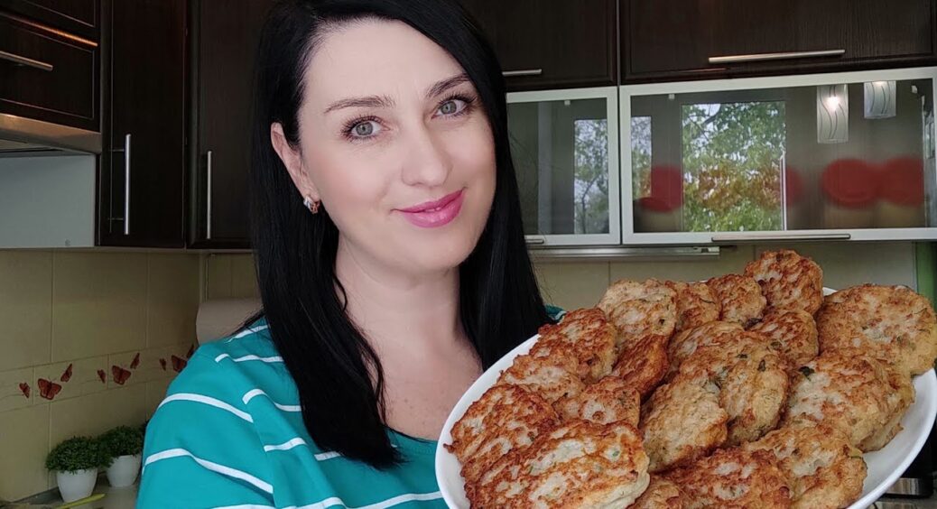 Готую “ліниві” чебуреки за 15 хв: тісто не замішую, але виходить краще, ніж у кафе “Затишок” під домом 