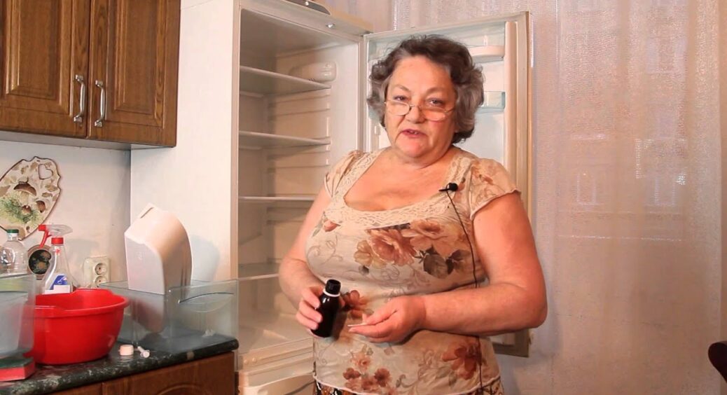 Цей ефективний дует миттєво прожене сморід із холодильника – 1 “копійчаний” засіб вирішить проблему назавжди 