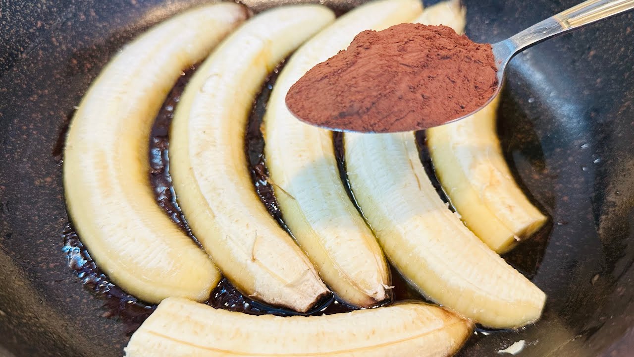 Кулінари розповіли, як приготувати банановий пиріг на сковороді