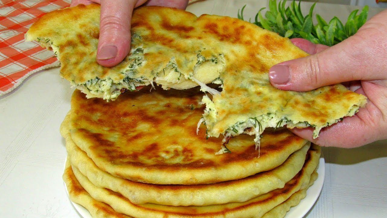 Кулінари розповіли, як приготувати хачапурі з сиром та зеленню на сковороді