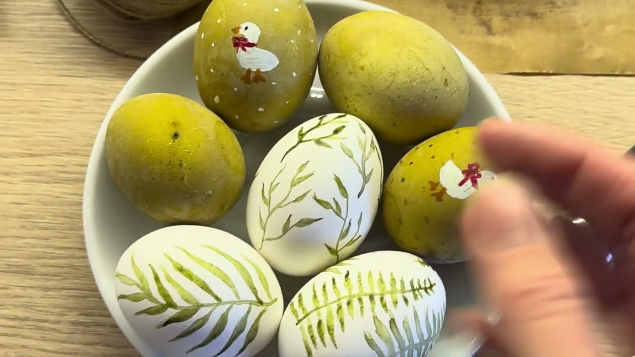 Господині розповіли, як легко пофарбувати яйця у відтінки зеленого