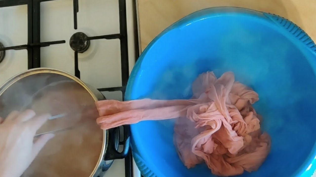 Господині розповіли, як правильно прати капронові колготки у пральній машині