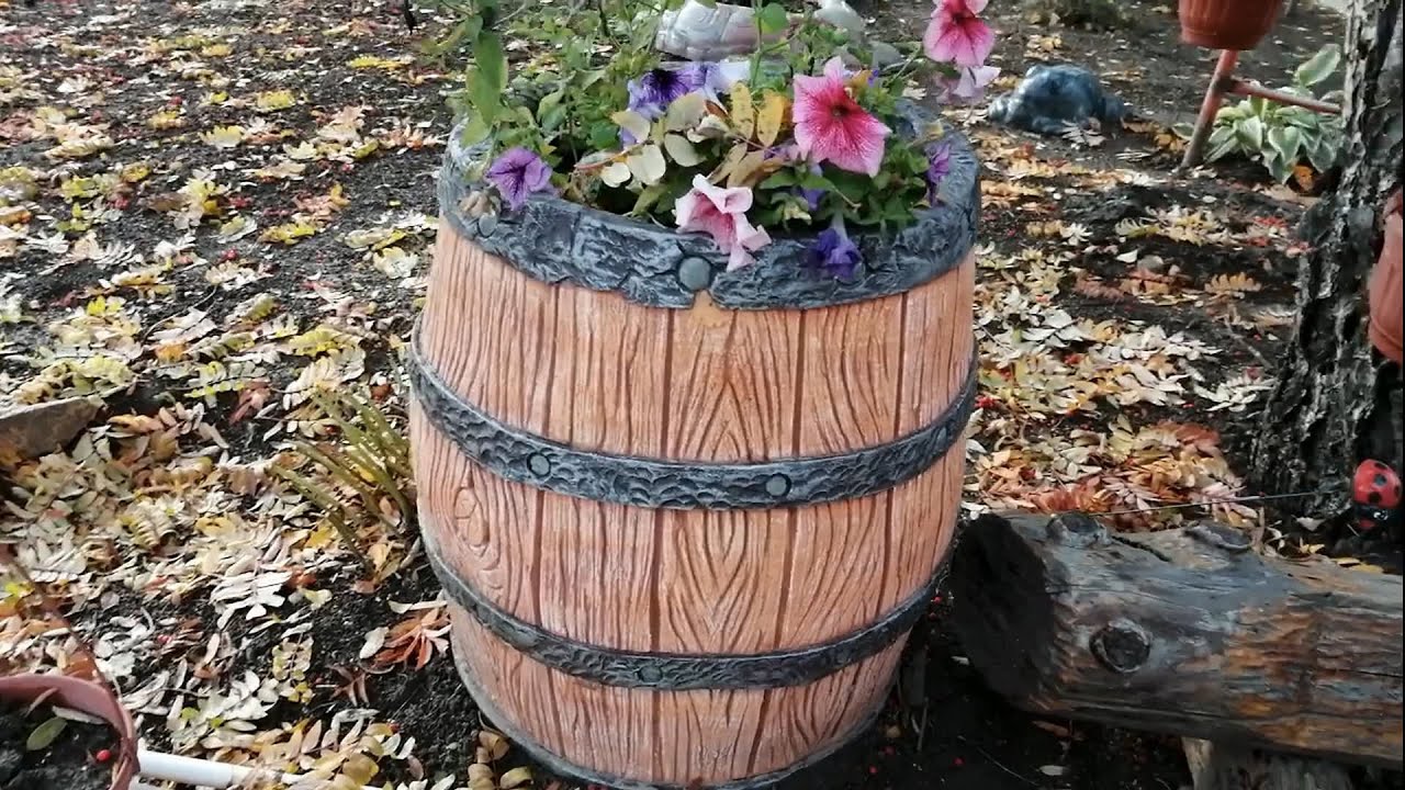Дачники розповіли, як ще можна використати стару бочку на ділянці