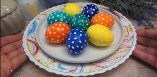 Господині розповіли, як просто створити візерунок у горошок на шкаралупі яєць