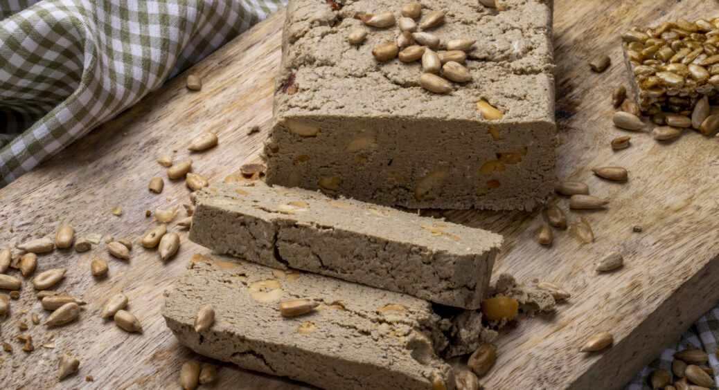 Сперечалися з кумою до ночі, халва корисна чи ні: чомусь же у радянському дитинстві її їли всі 