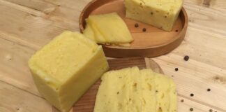 Кулінари поділилися простим рецептом твердого сиру по-домашньому. Фото: YouTube Onyshkevychi