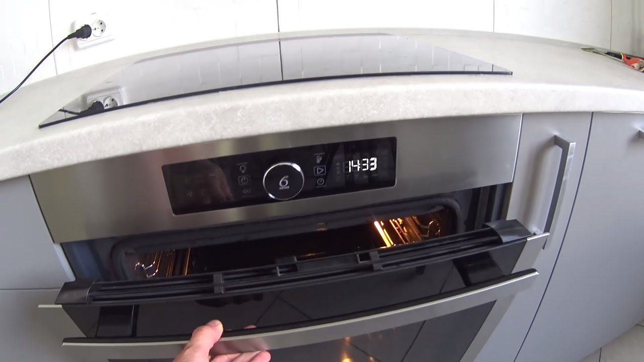 Господині розповіли, як почистити духовку за 15 хвилин у домашніх умовах. Фото: YouTube Сім'я Піддубних Family Piddubni