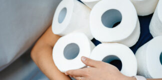 Господині розповіли, як використовувати втулки від туалетного паперу в побуті. Фото: Freepik