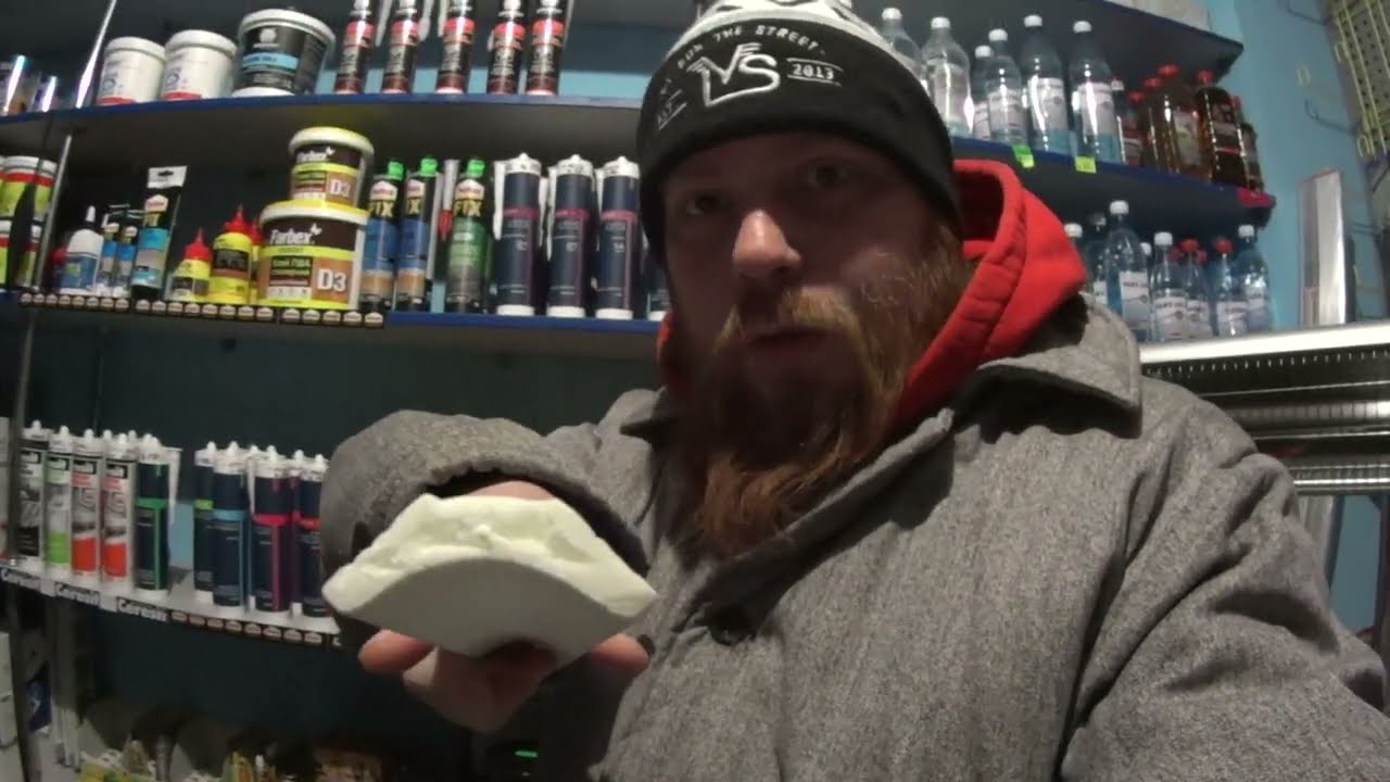 Будівельники розповіли, чим можна замінити рідкі цвяхи у ремонті. Фото: YouTube Taras Red