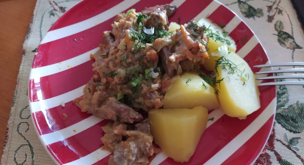 Не всі можуть купляти червону рибу кожен день: 4 багаті на залізо і йод продукти, яких не вистачає в раціоні 