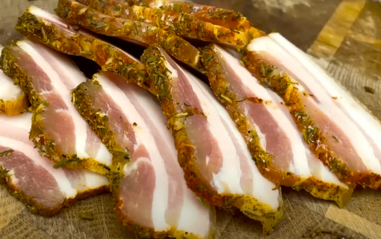 Експерти розповіли, як із залишків волоських горіхів приготувати копчені делікатеси — спосіб 