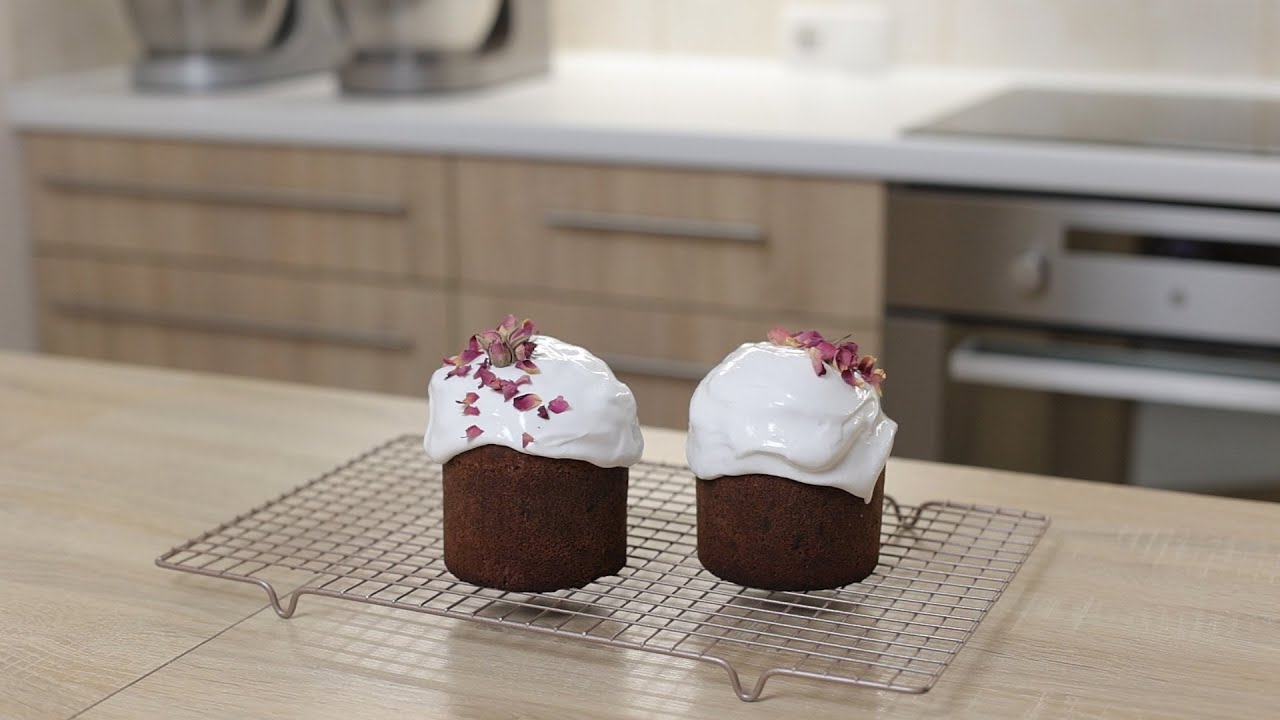 Кулінари порадили рецепт смачної глазурі для пасок не з яєчних білків, а з маршмелоу. Фото: YouTube Real Jam