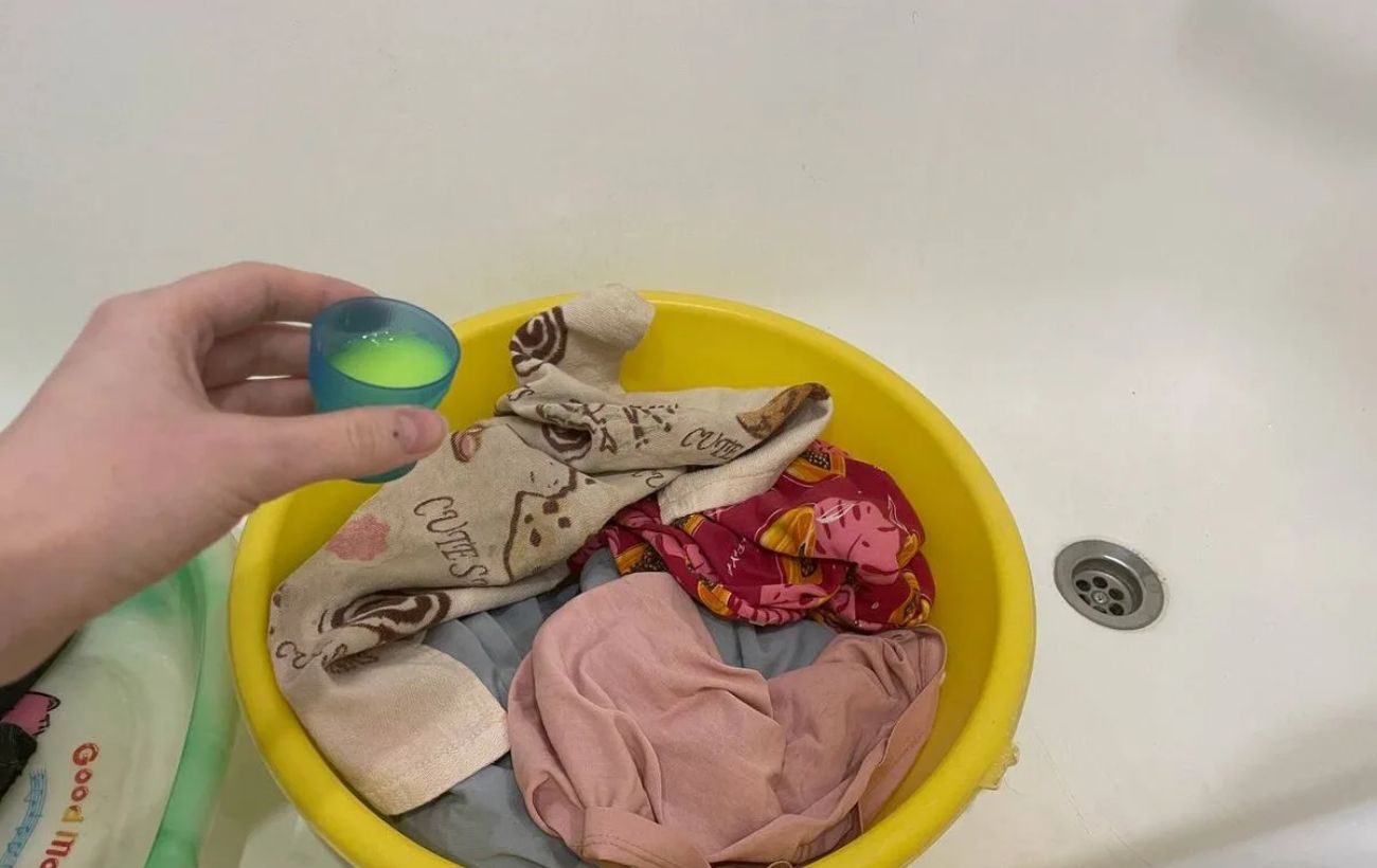 Експерти розповіли, як за допомогою простого засобу відбілити старі та жирні рушники