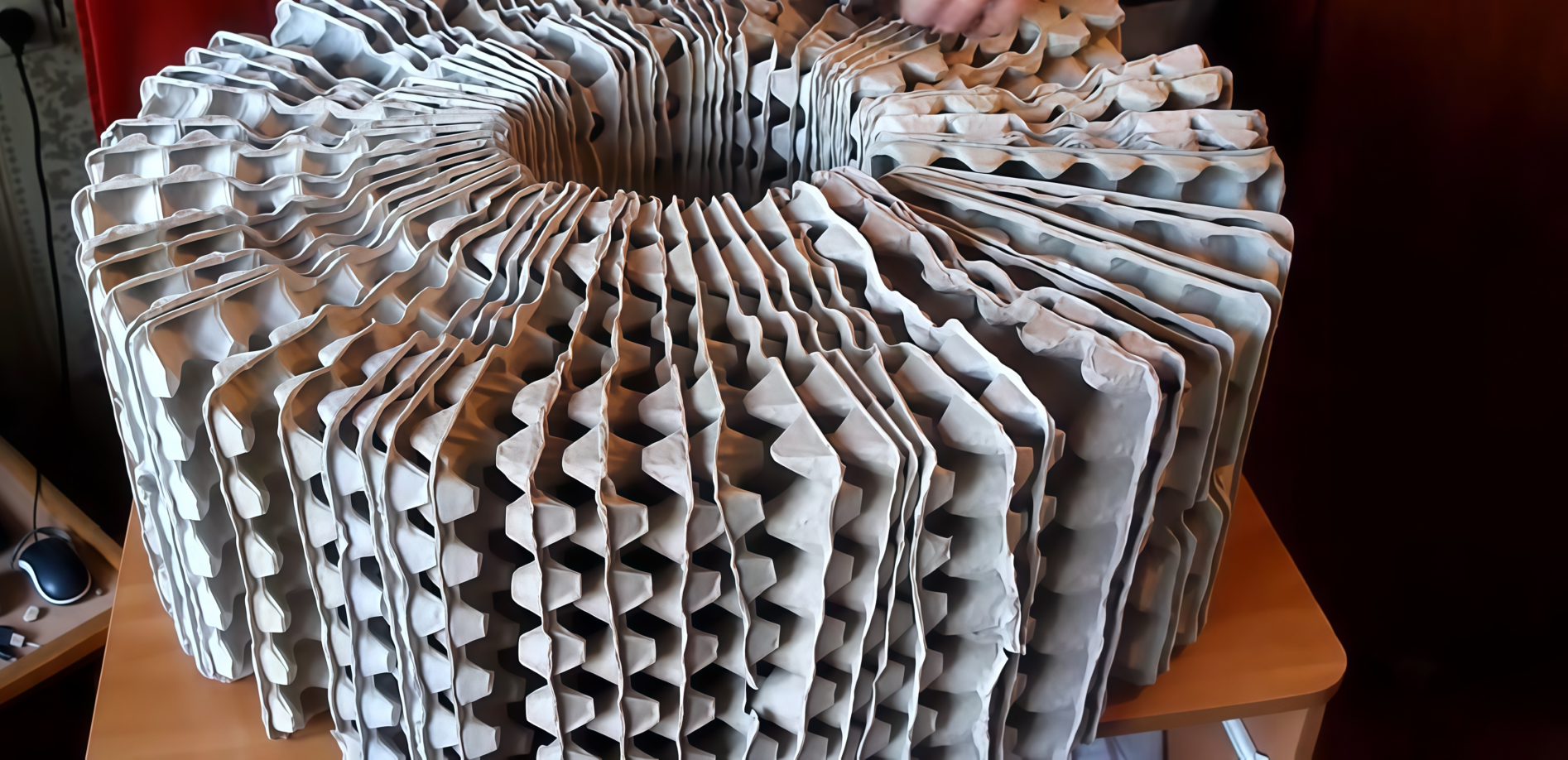 Експерти розповіли, як зробити пуф з лотків з-під яєць