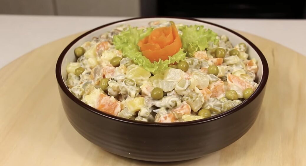 У Великий піст їм навіть салат Олів’є — всі продукти із “дозволених”, навіть майонез: топ-1 серед закусок 