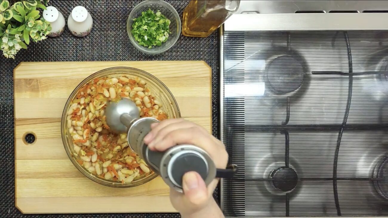 Господині розповіли рецепт смачної пісної намазки на хліб 