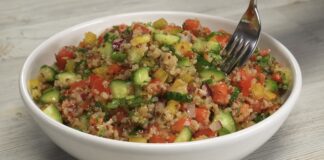 Господині розповіли, як приготувати смачний вітамінний салат на вечерю 