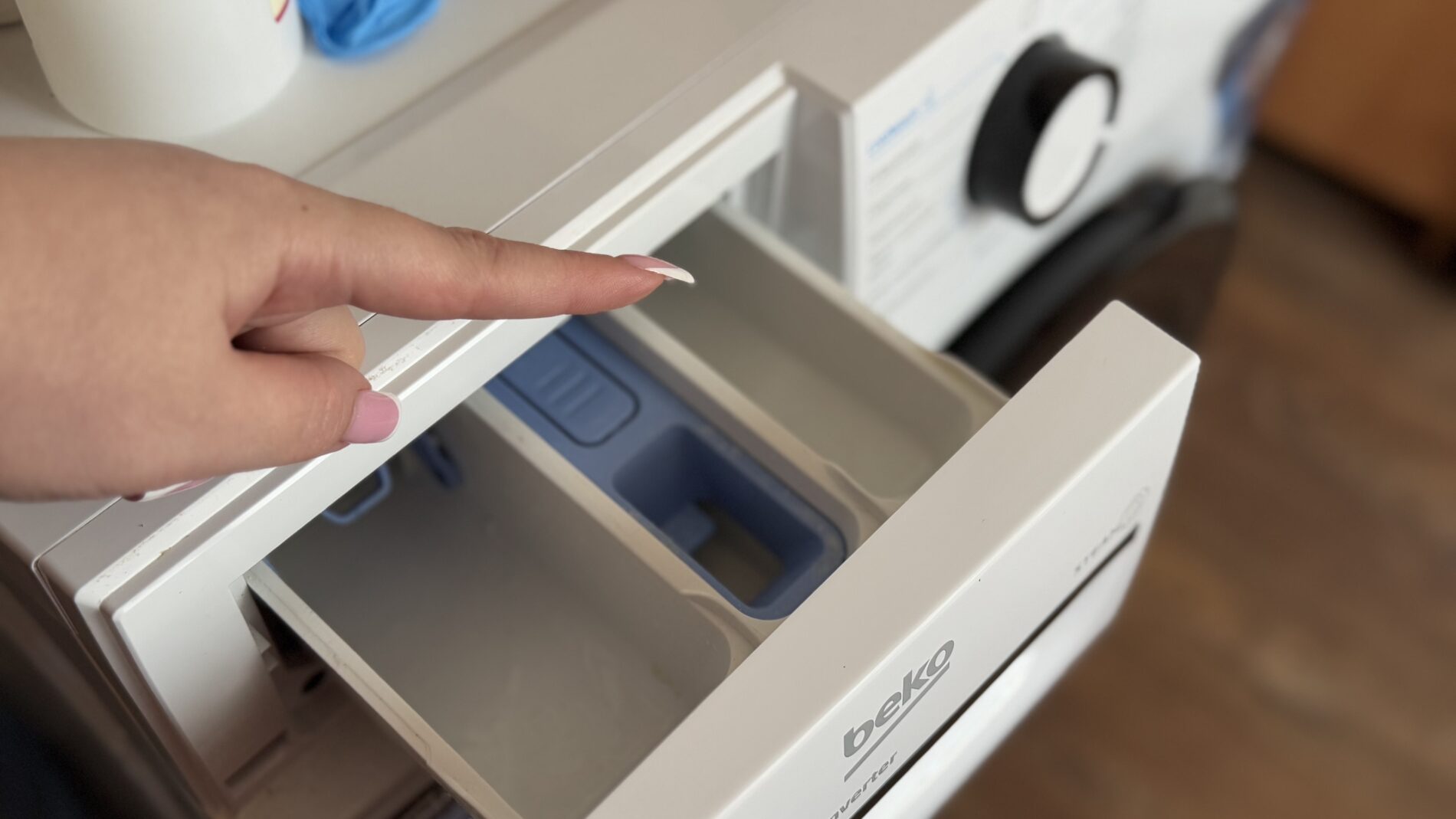 Господарі розповіли, навіщо потрібен маленький відсік у пральній машині 