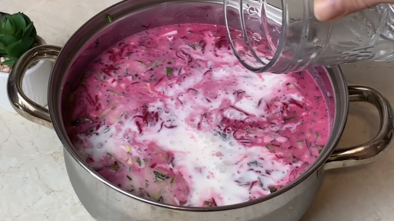 Господині розповіли рецепт смачного весняного супу із буряком 