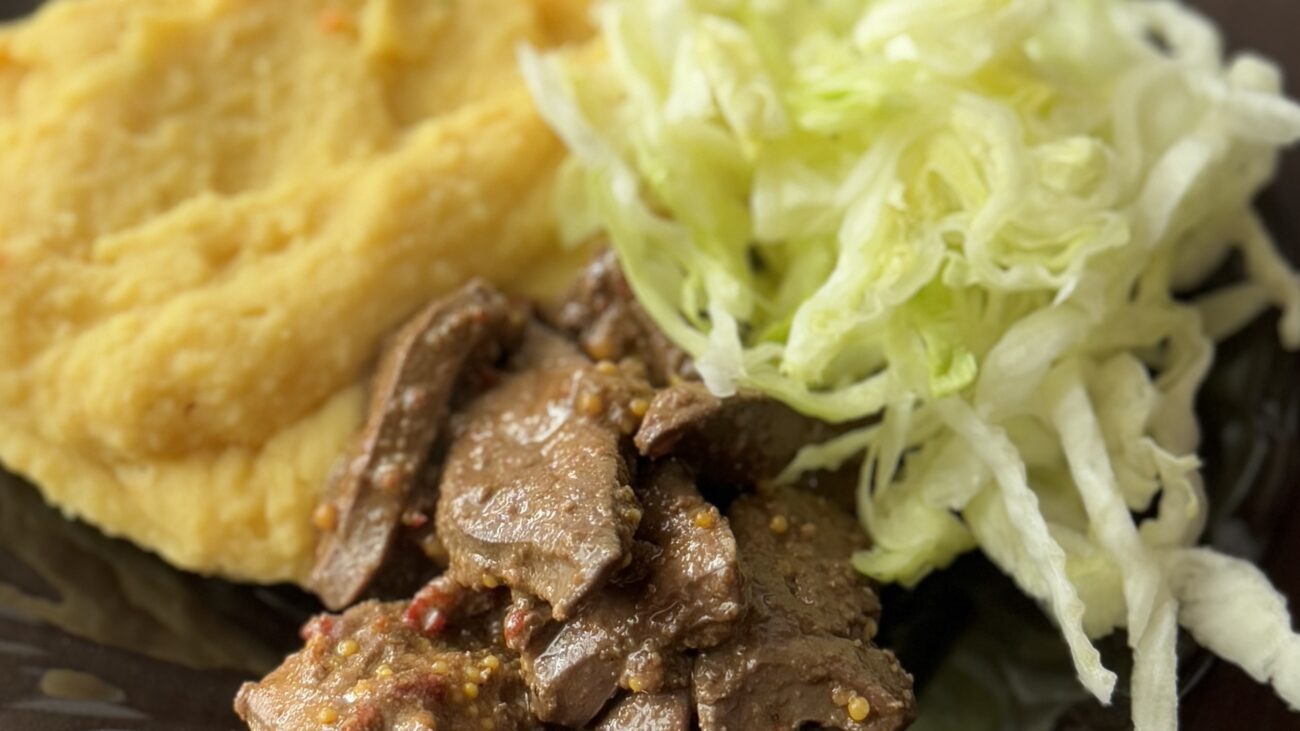 Господиня показала, як приготувати смачну вечерю за 41 гривню. Фото: Добрі новини Господиня показала, як приготувати смачну вечерю за 41 гривню. Фото: Добрі новини