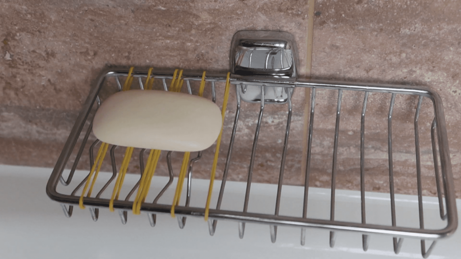 Господині розповіли, як використати гумки для грошей в побуті