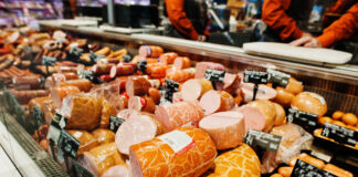 Господині розповіли, як у магазині вибрати якісну ковбасу