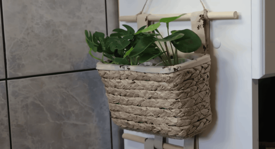 Коробки від капсул для прання не викидаю: додала 2 палички і маю етажерку для косметики за 3 копійки 