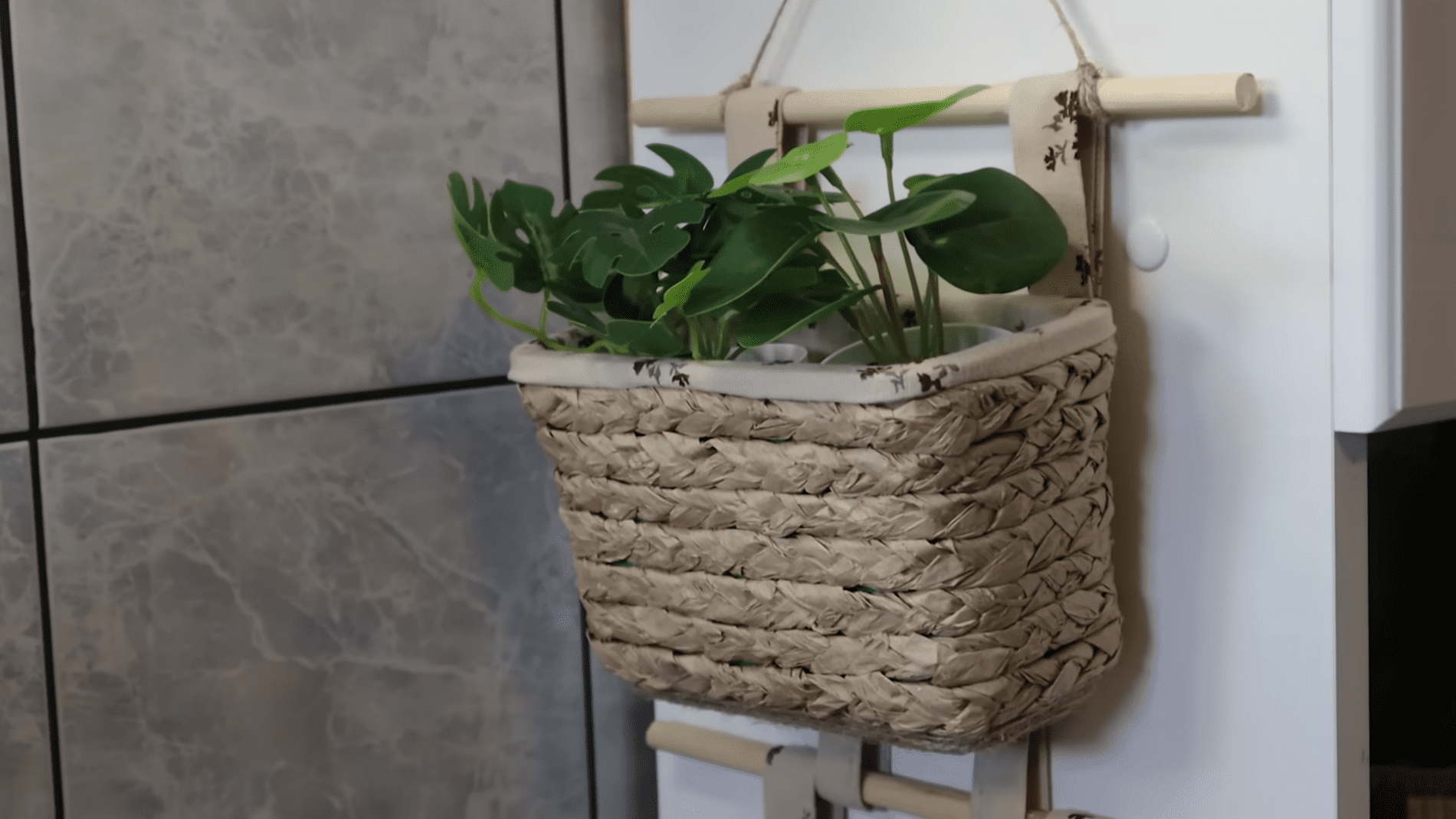 Експерти розповіли, як зробити з коробки від капсул для прання на органайзер . Фото: скріншот з YouTube