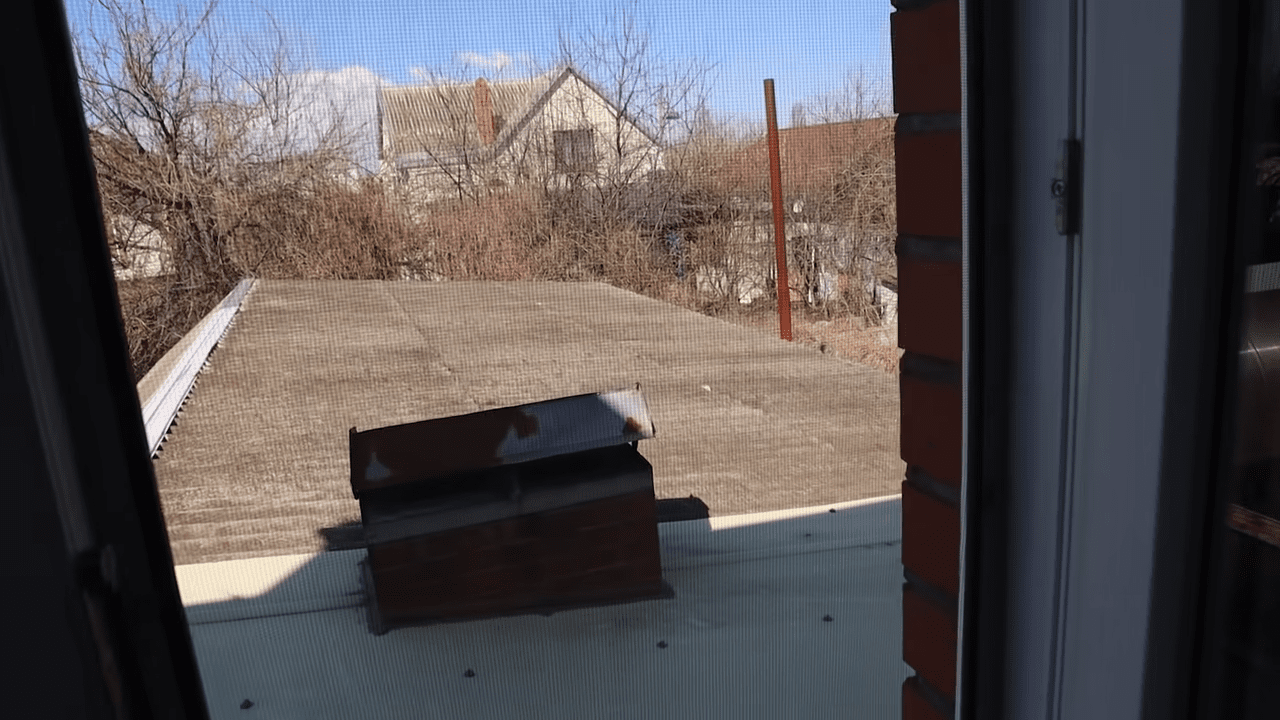 Як зробити антимоскітну сітку. Фото: скріншот з YouTube