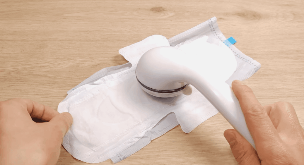 Жодного сантехніка: ось як я чищу душову лійку від накипу за 15 хвилин – знадобиться оцет і 1 “штучка” 