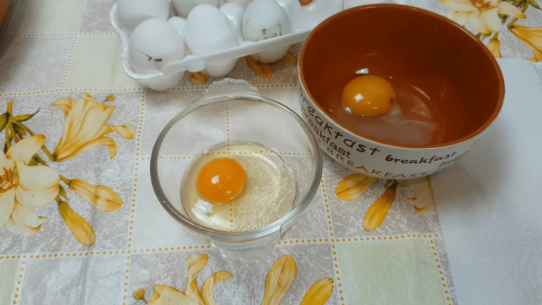 Експерти розповіли, чи можна їсти яйця з каламутним білком