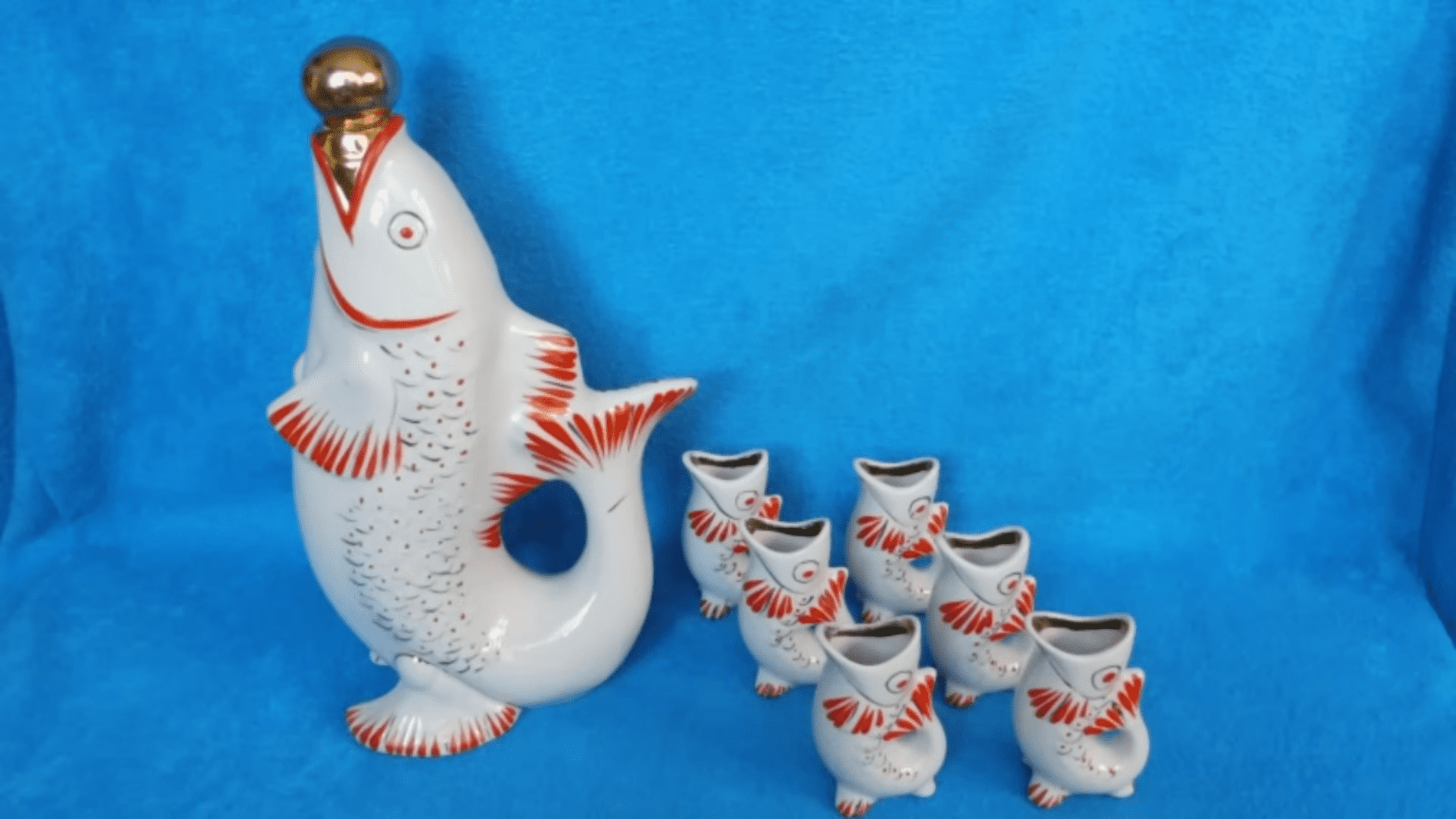 Експерти розповіли цікаві факти про незвичайний сервіз у вигляді рибок. Фото: скріншот з YouTube