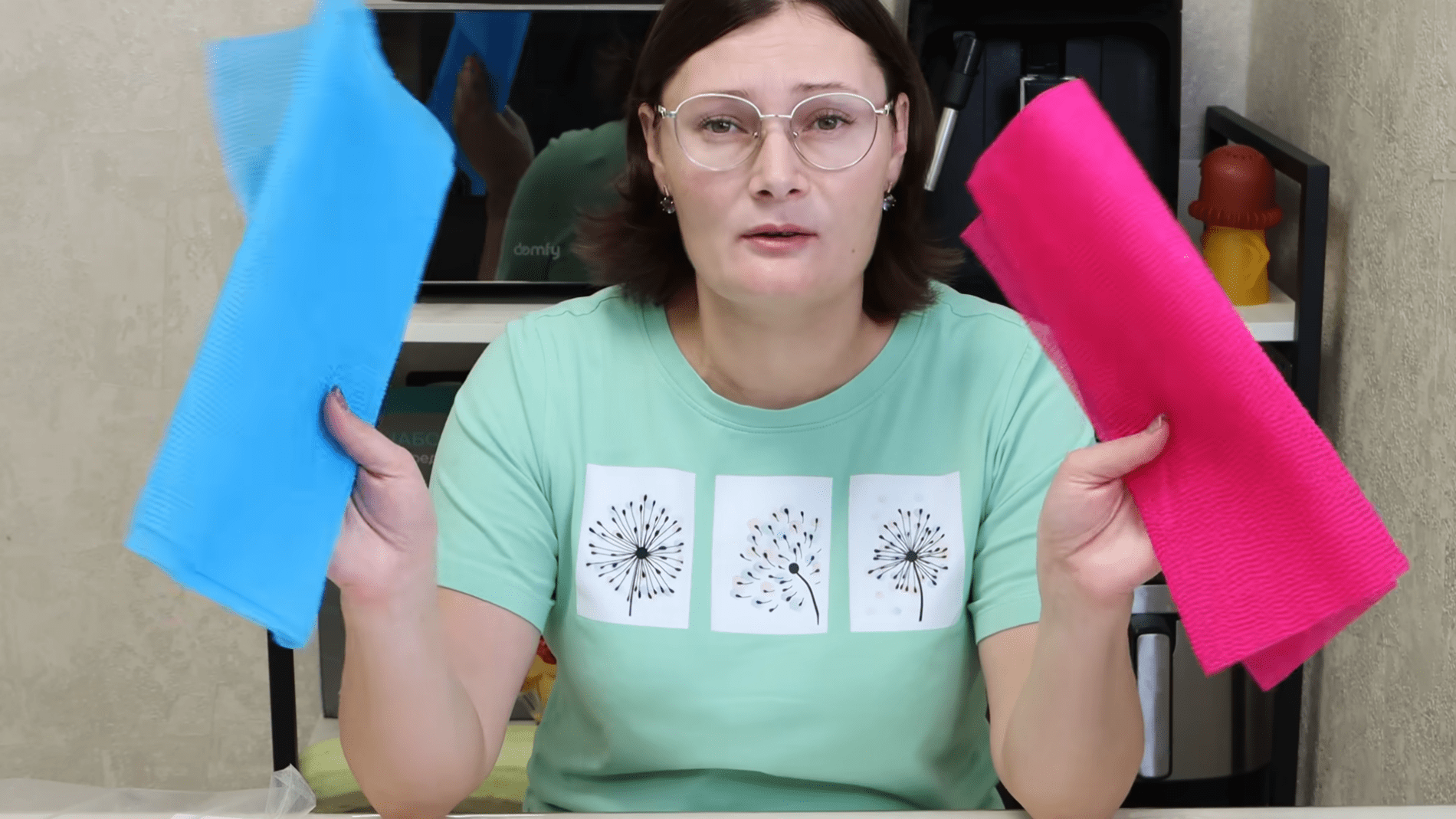 Експерти розповіли, чим замінити губку для митті посуду