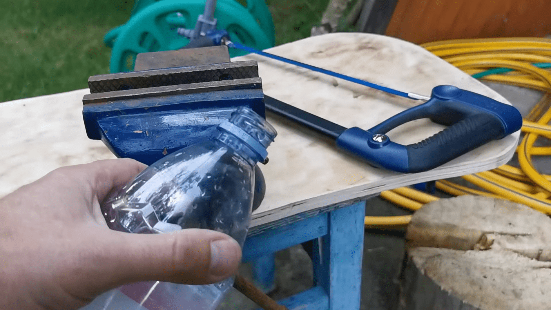 Експерти розповіли, як зробити корисні речі з пластикових пляшок