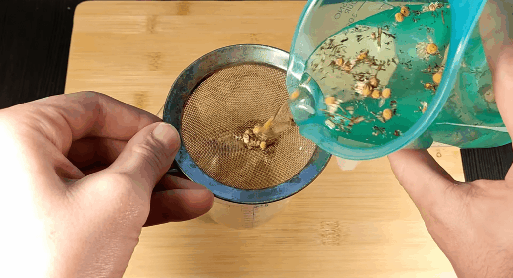 Сусідка сіє в землю, а я в лотки з-під яєць: петрушка лізе щіткою за 5 днів – сходи густі, як ліс у горах 