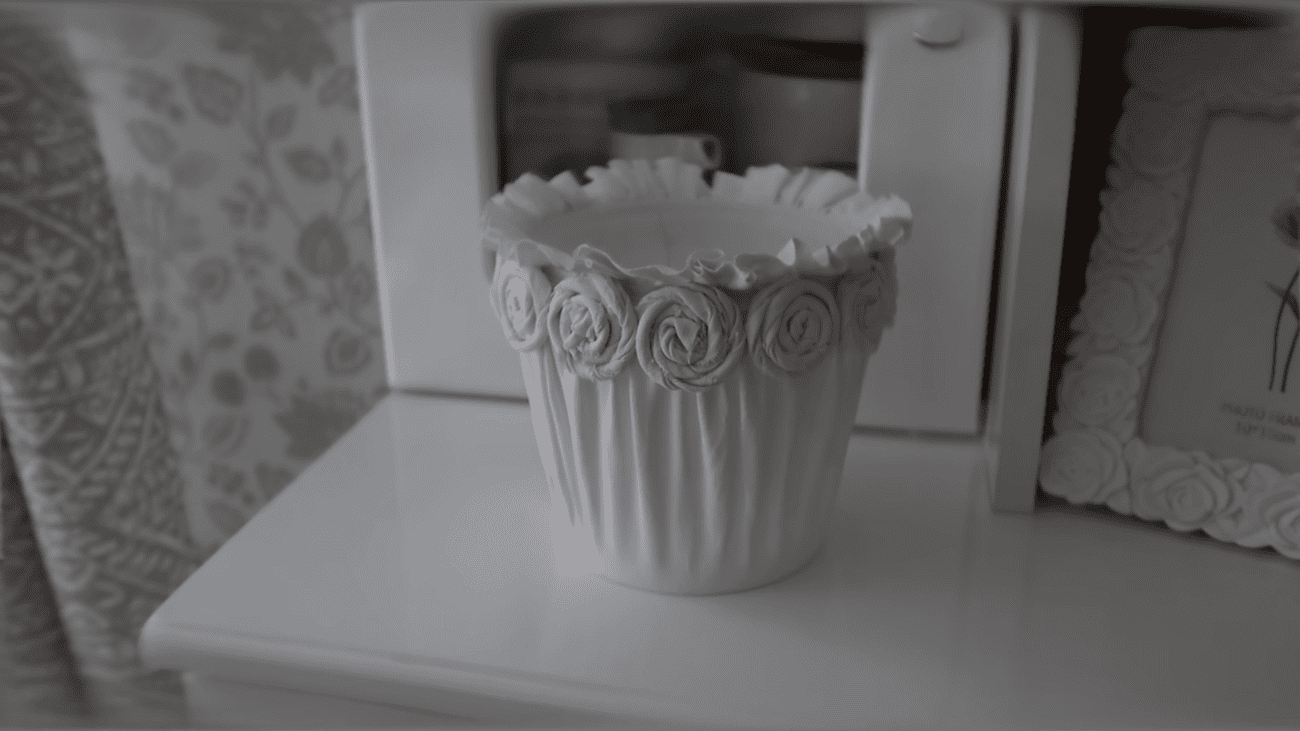 Як створити стильне кашпо для кімнатних рослин. Фото: Скріншот з YouTube