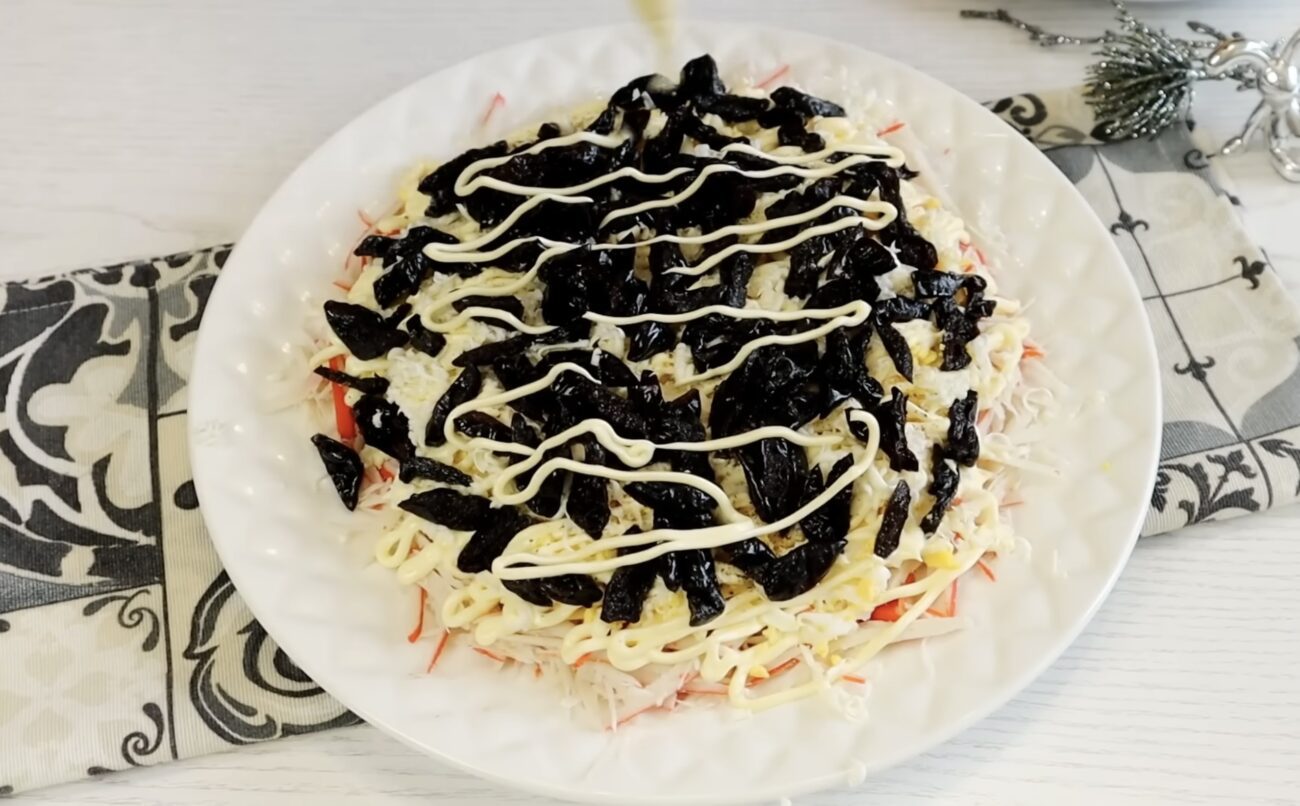 Господині поділилися рецептом салату до восьмого березня 