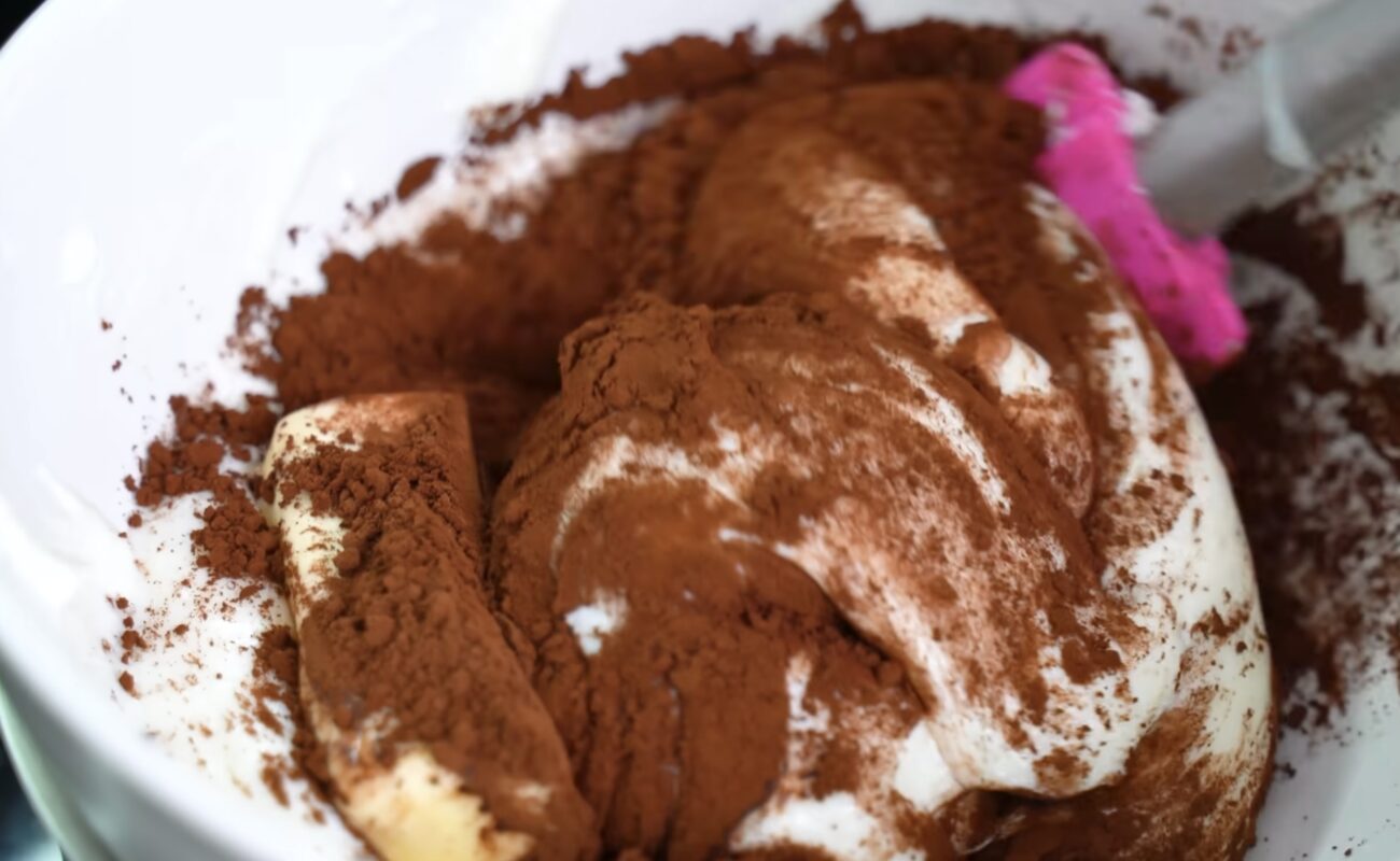 Господині поділилися рецептом шоколадного десерту з кисломолочного сиру