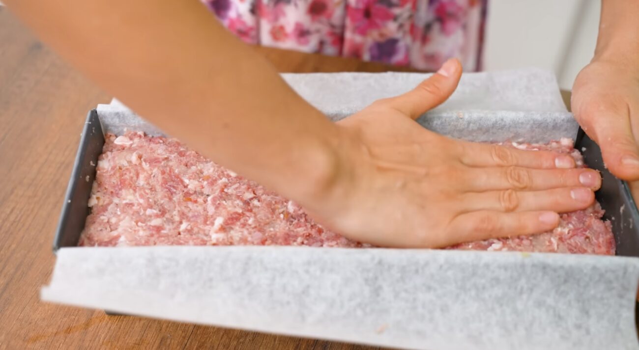 Господині поділилися рецептом соковитого мʼясного хліба