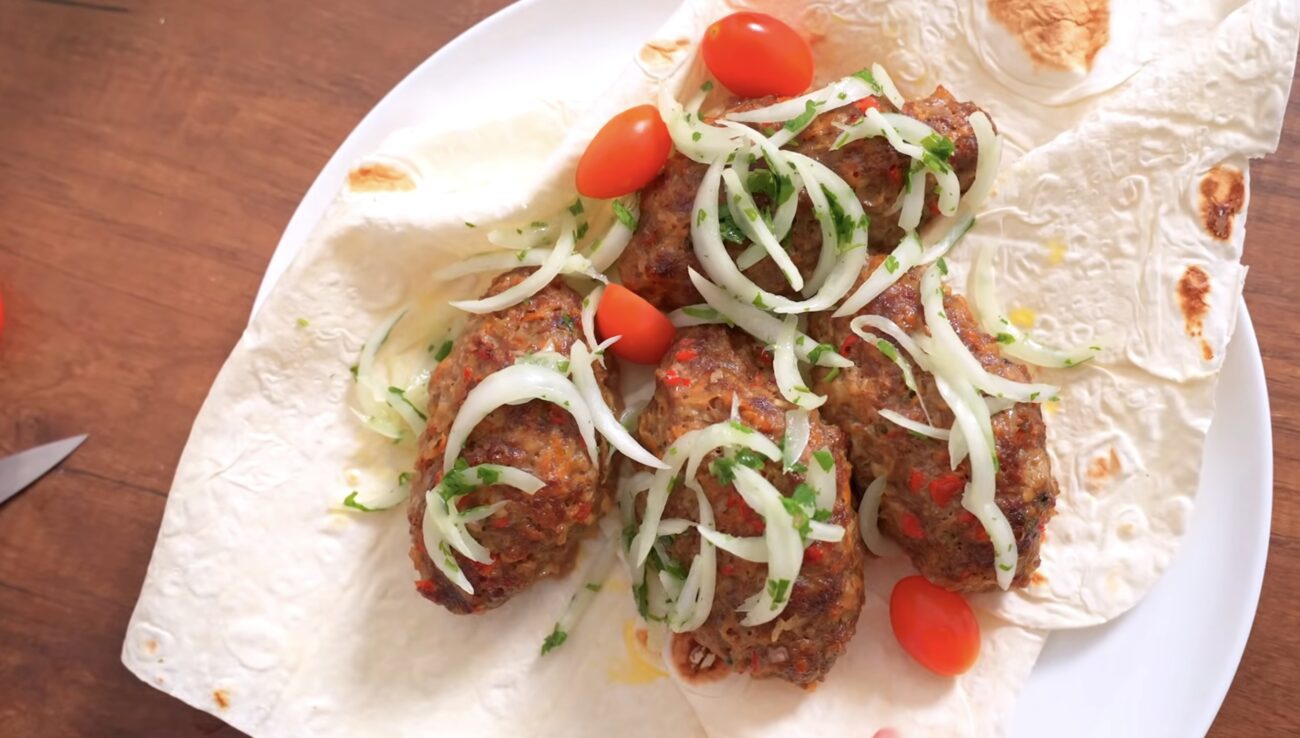 Господині поділилися рецептом люля‑кебабу по‑домашньому